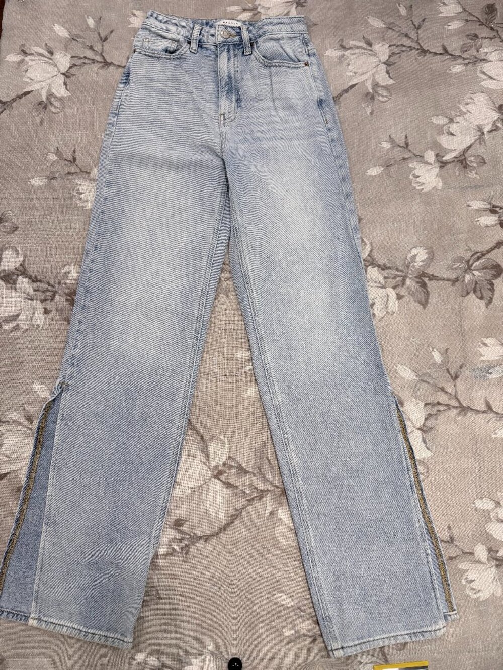 PacSun 90s Boyfriend Jeans 23 Light Wash High Rise Side Slit Denim
